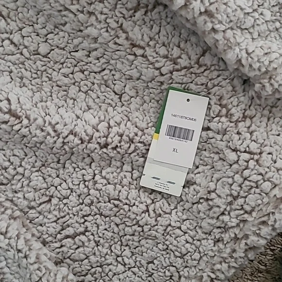 JD fleece pull over XL - Picture 3 of 3